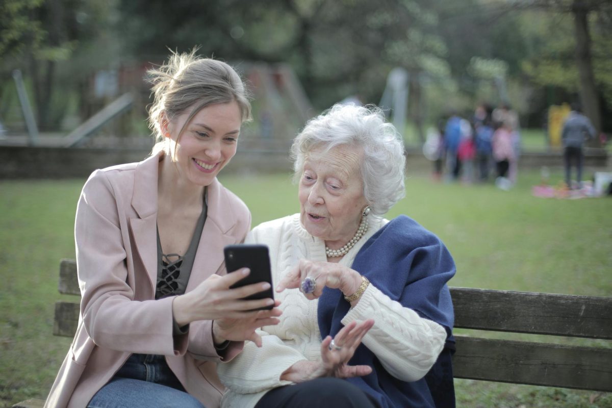 Generations admiring the Smartphone